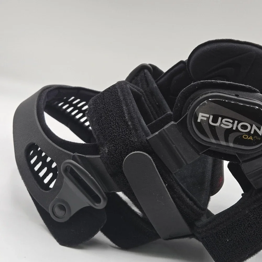 Breg Fusion OA Plus Knee Brace One Size Black Neoprene Hinged Support Adjustable